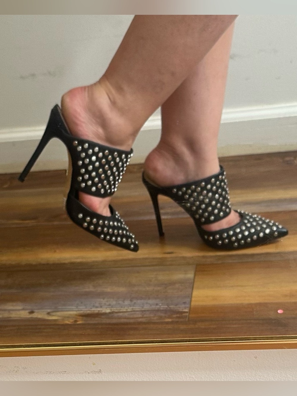 ✨SCHULTZ ✨ Mules Stiletto Heel Black Studded Leather Size 7.